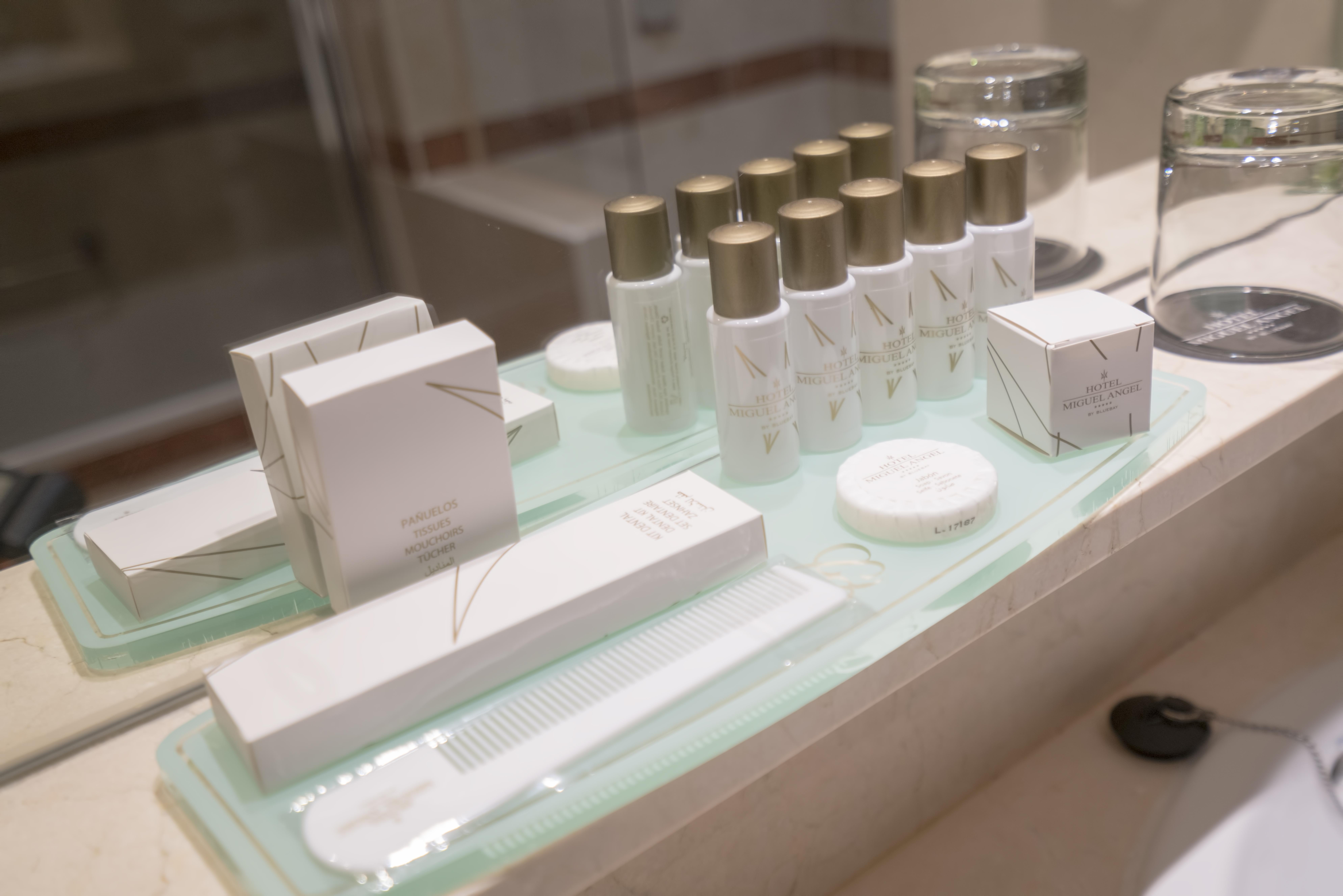Hotel Miguel Angel Madrid Dış mekan fotoğraf The White Company toiletries