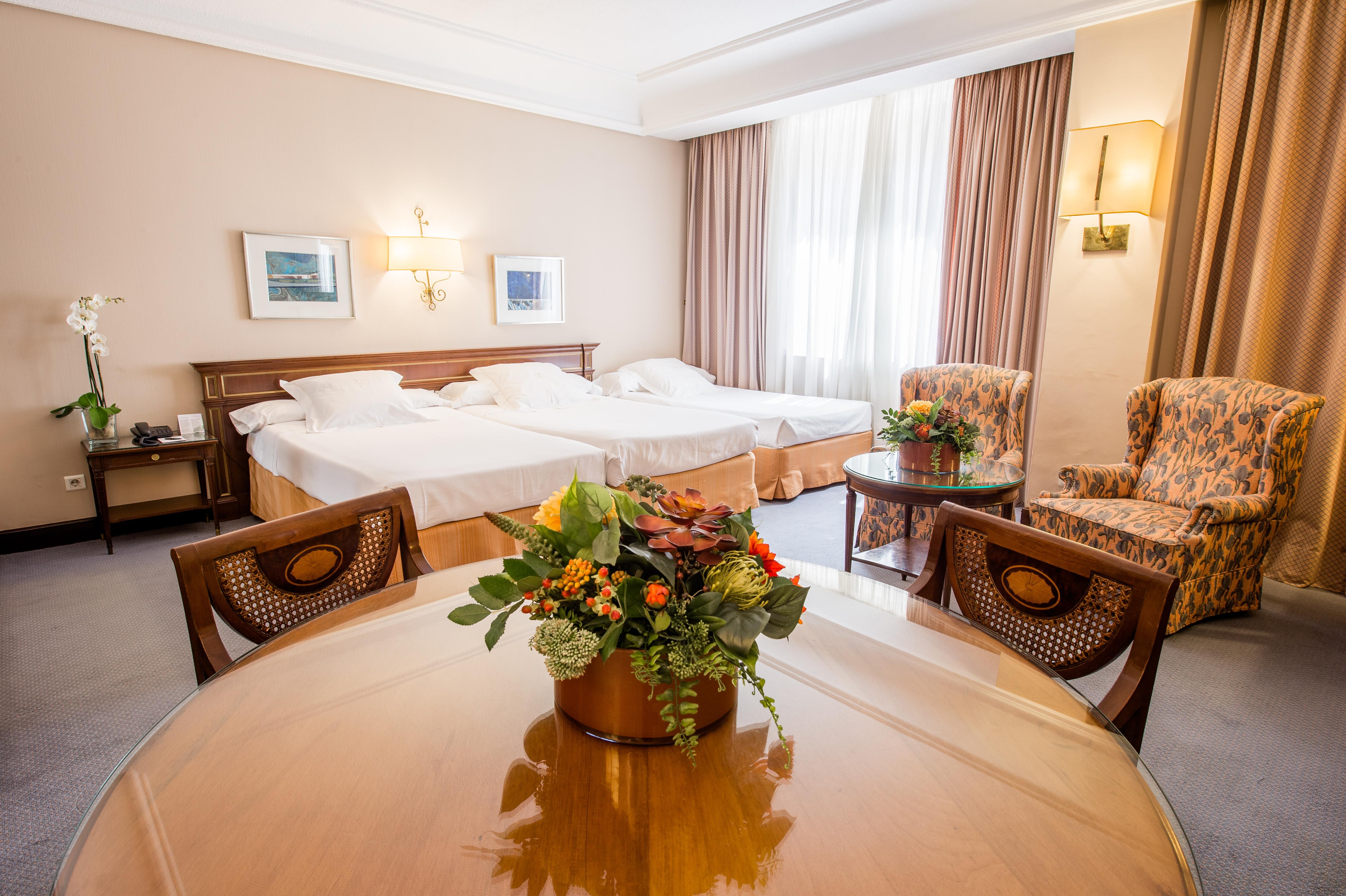 Hotel Miguel Angel Madrid Dış mekan fotoğraf A room at the hotel