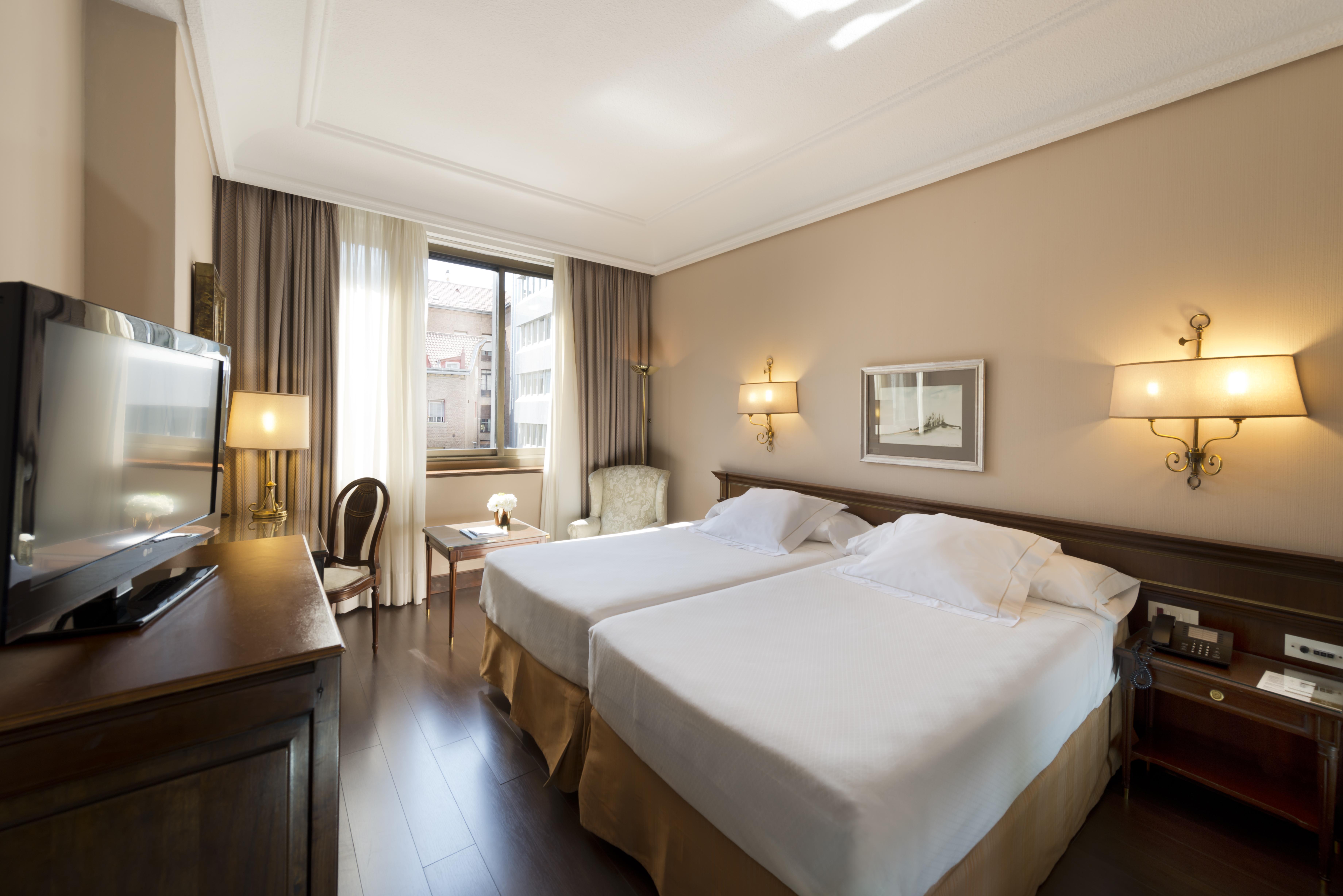 Hotel Miguel Angel Madrid Dış mekan fotoğraf A room at Hotel Palace Madrid