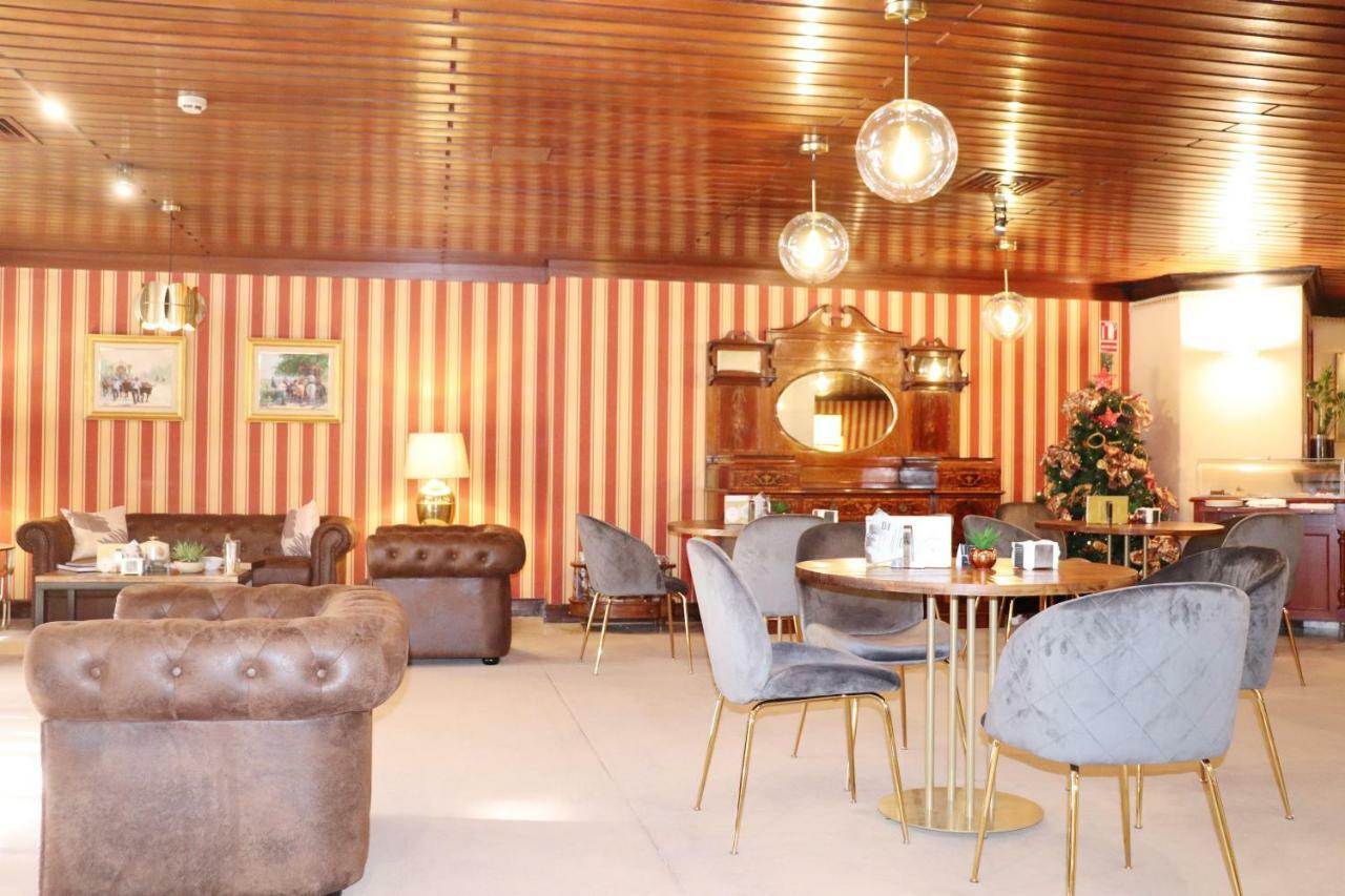 Hotel Miguel Angel Madrid Dış mekan fotoğraf The interior of the lounge