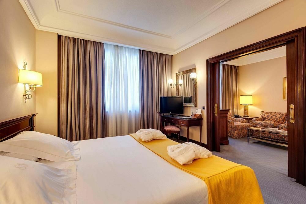 Hotel Miguel Angel Madrid Dış mekan fotoğraf Junior Suite