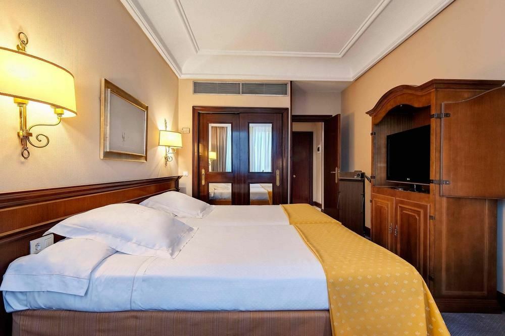 Hotel Miguel Angel Madrid Dış mekan fotoğraf A room at the hotel